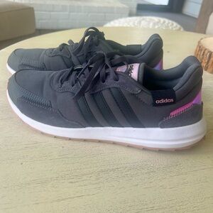 adidas Women’s Retrorun Sneaker